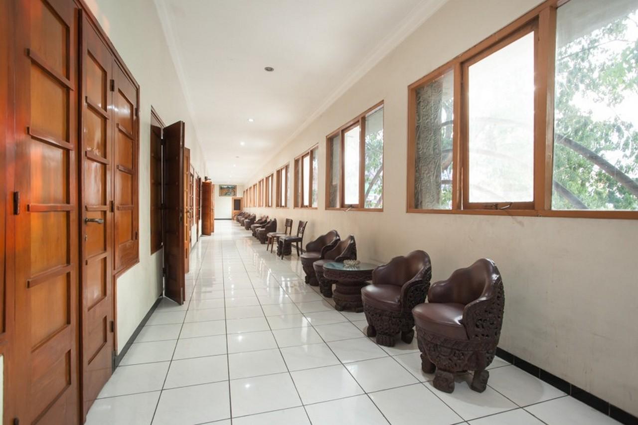 Reddoorz @ Urip Sumoharjo Hotel Сурабая Екстериор снимка