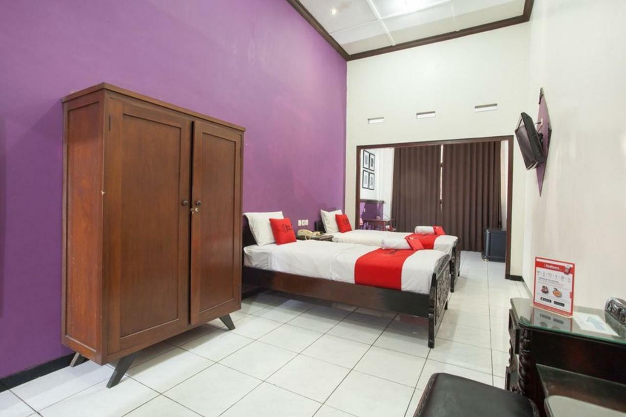 Reddoorz @ Urip Sumoharjo Hotel Сурабая Екстериор снимка